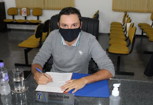 Vereador faz indicações à Prefeitura para o Município e Solicita mudança no atendimento à Covid-19