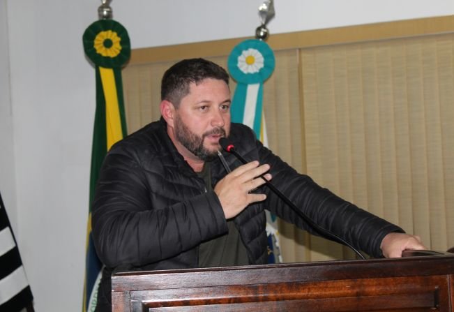 Vereador faz Moção para homenagear servidor público municipal