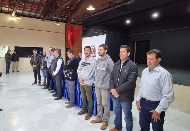 Secretário de Estado entrega Títulos de propriedade aos moradores dos Núcleos João Leme e Tapixi