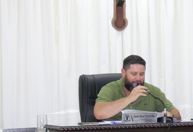 Vereador faz requerimento para Prefeitura capacitação em Libras