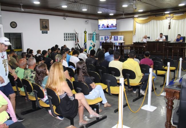 Vereadores aprovam projeto de Lei de Iniciativa Popular "Tijolinho" que dispõe de doação de lotes sociais no município