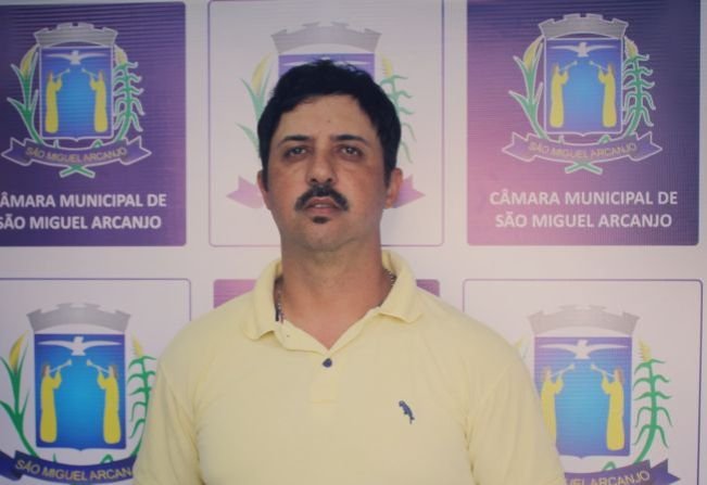 Vereador faz Requerimentos para disponibilidade de Farmácia 24h e Laboratório Clínico Municipal