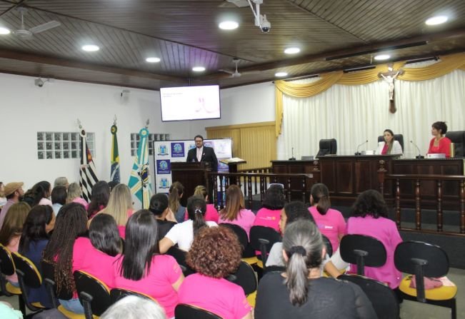 Procuradoria da Mulher promove palestra sobre a campanha Outubro Rosa